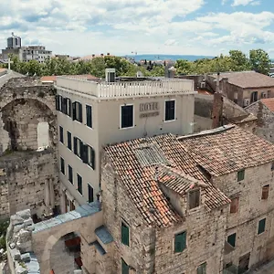 Hotell Peristil